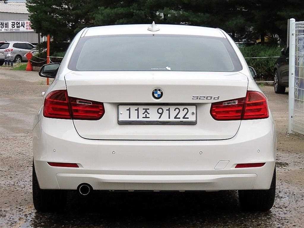 BMW 3시리즈 3시리즈 (F30) 320d 이미지 4