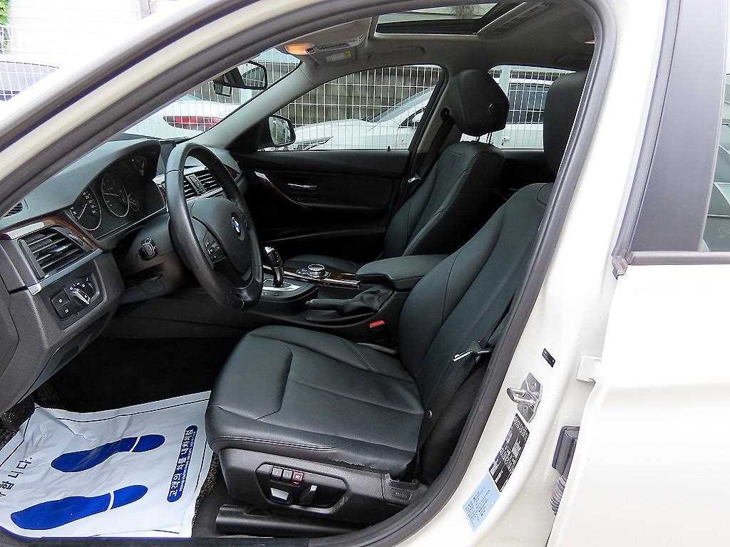 BMW 3시리즈 3시리즈 (F30) 320d 이미지 5