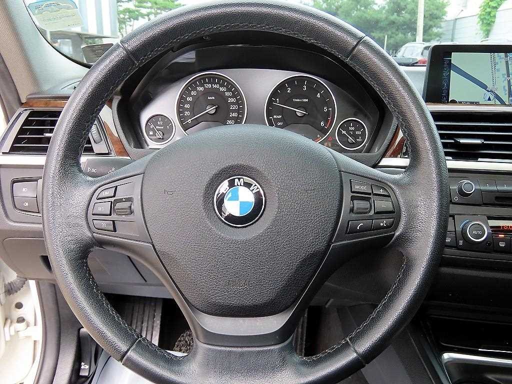 BMW 3시리즈 3시리즈 (F30) 320d 이미지 8