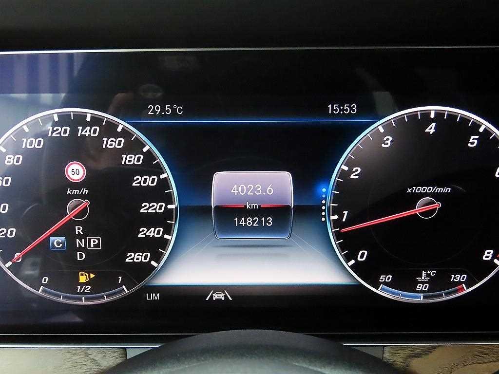 벤츠 E 클래스 E-클래스 W213 E300 4MATIC 익스클루시브 이미지 10