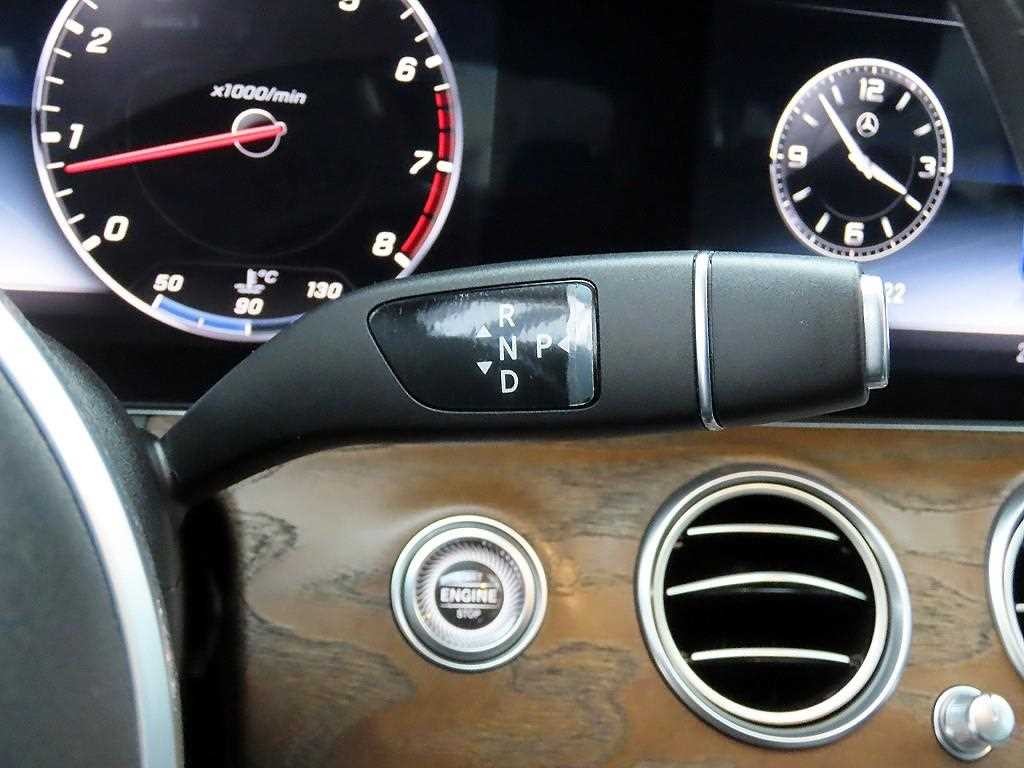 벤츠 E 클래스 E-클래스 W213 E300 4MATIC 익스클루시브 이미지 12