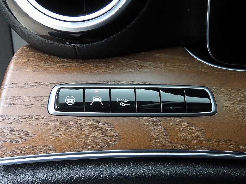벤츠 E 클래스 E-클래스 W213 E300 4MATIC 익스클루시브 이미지 13