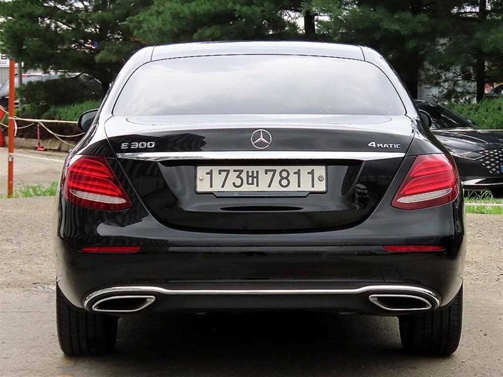 벤츠 E 클래스 E-클래스 W213 E300 4MATIC 익스클루시브 이미지 5