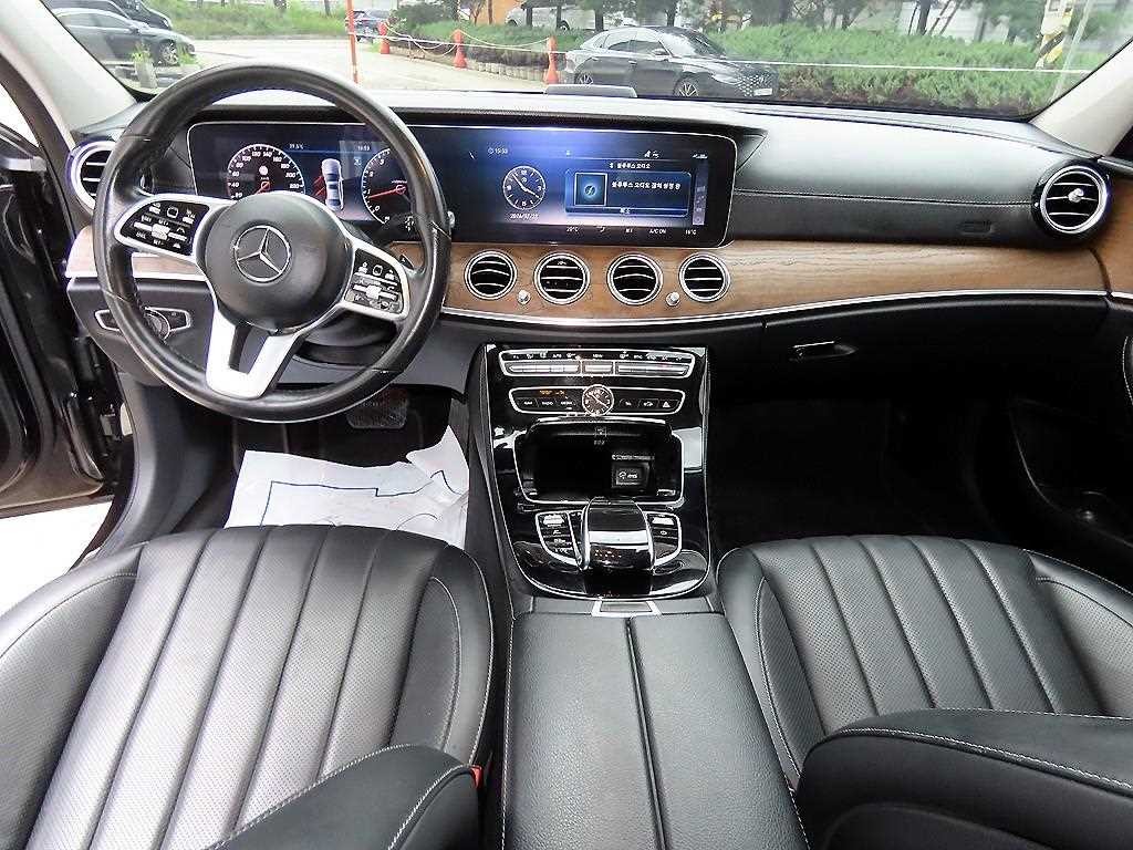 벤츠 E 클래스 E-클래스 W213 E300 4MATIC 익스클루시브 이미지 8