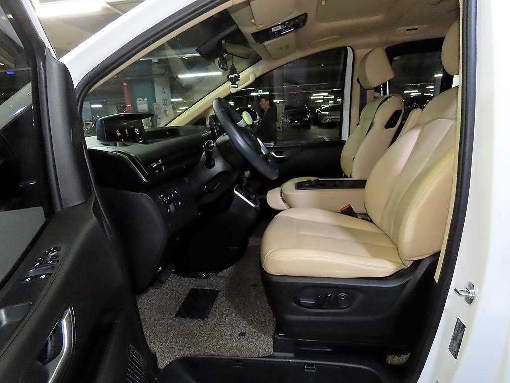 현대 스타리아 4WD 디젤 투어러 모던 9인승 이미지 6