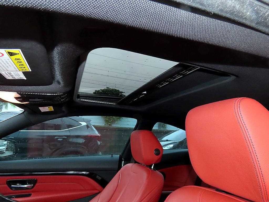 BMW 4시리즈 4시리즈 (F32) 420i 쿠페 M 스포츠 이미지 17