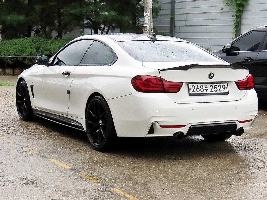 BMW 4시리즈 4시리즈 (F32) 420i 쿠페 M 스포츠 이미지 3