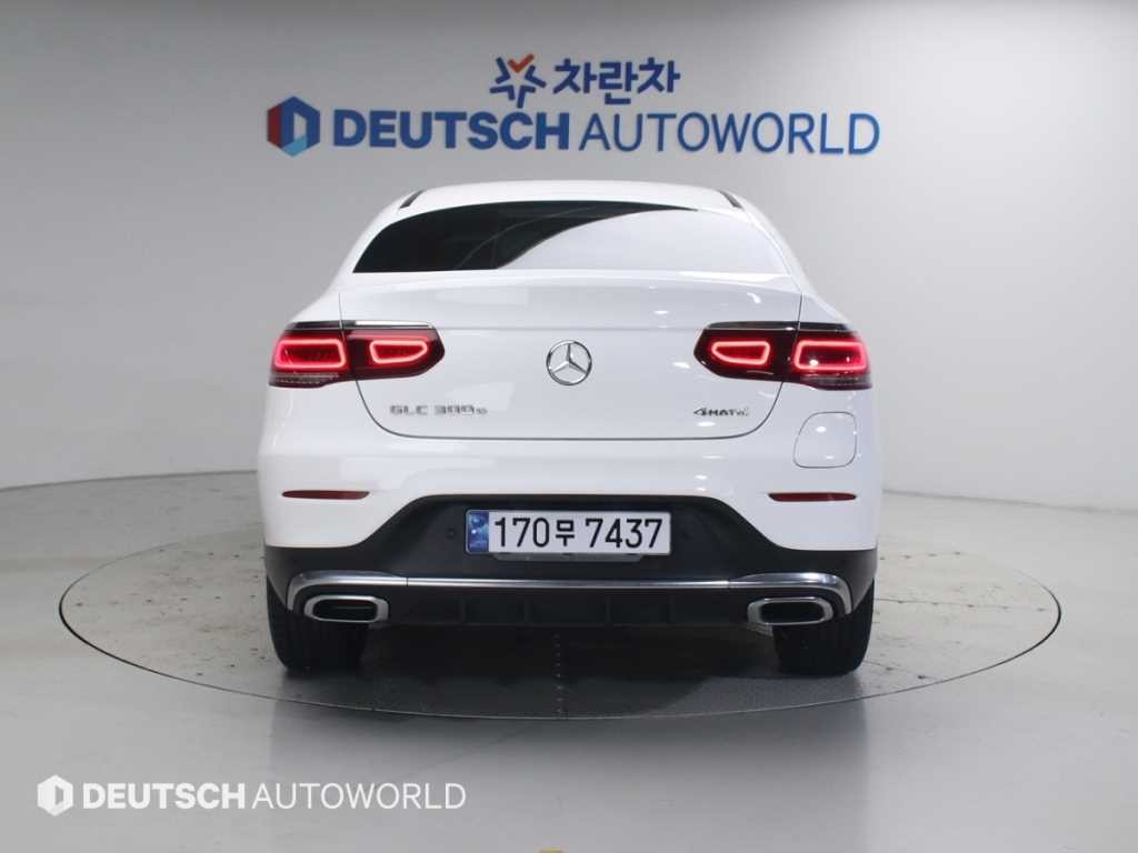 벤츠 GLC 클래스 GLC클래스 X253 GLC 300 e 4MATIC 쿠페 이미지 4