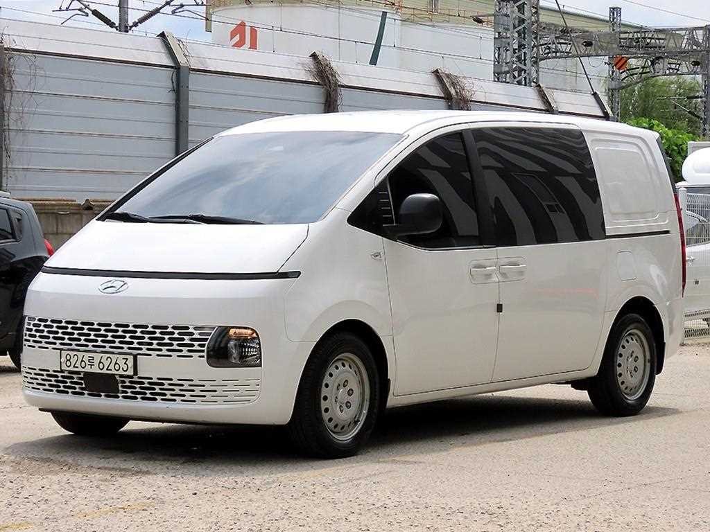 현대 스타리아 2WD 디젤 카고 스마트 5인승 이미지 2