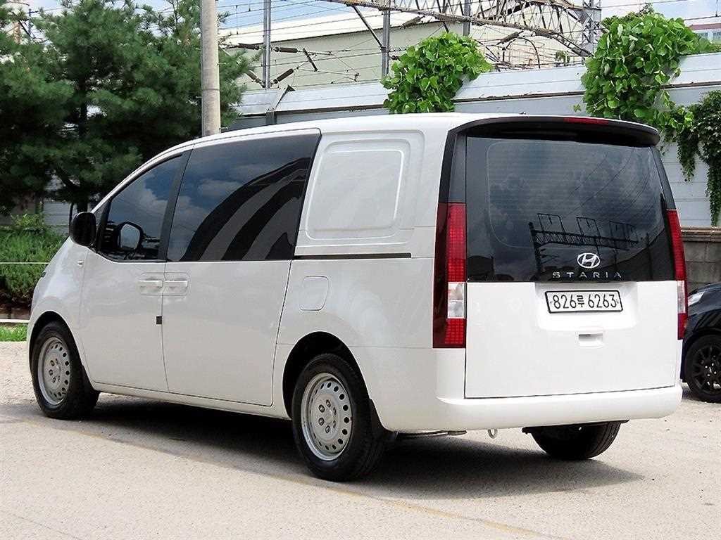 현대 스타리아 2WD 디젤 카고 스마트 5인승 이미지 3