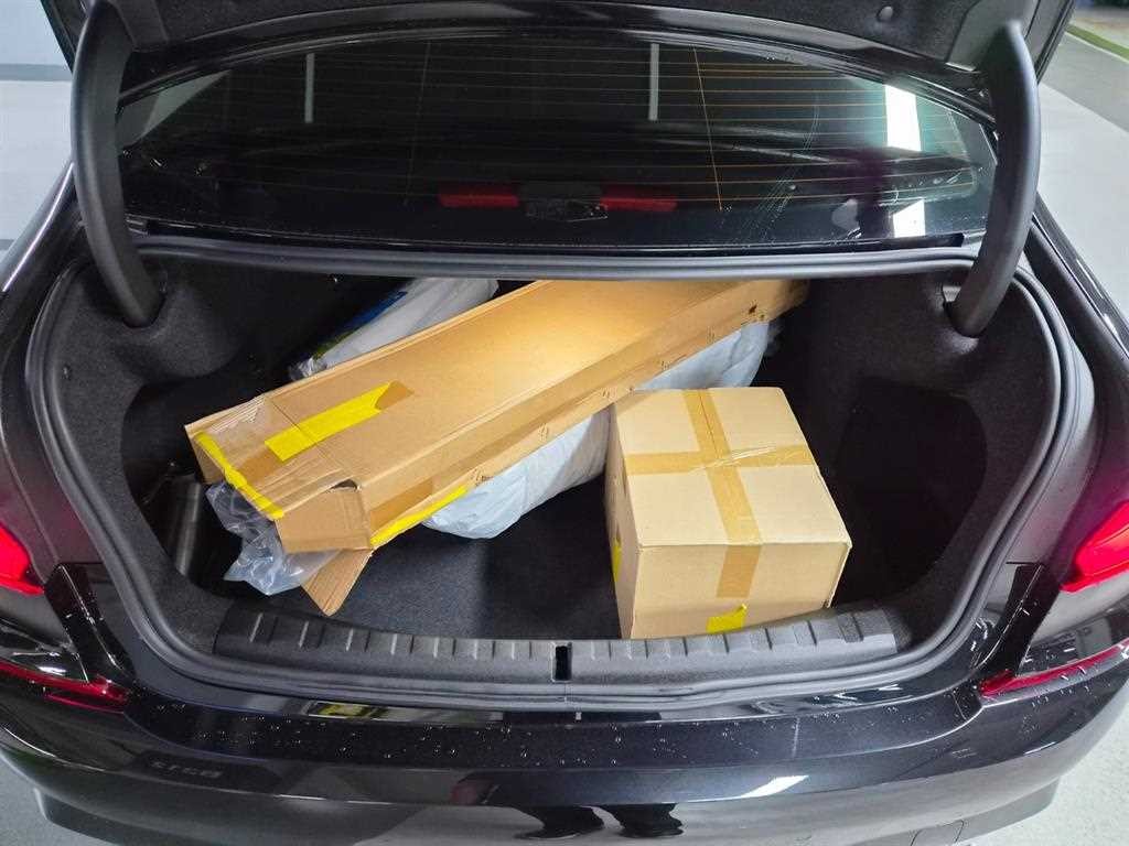 BMW 3시리즈 3시리즈 (G20) 320i M 스포츠 이미지 17