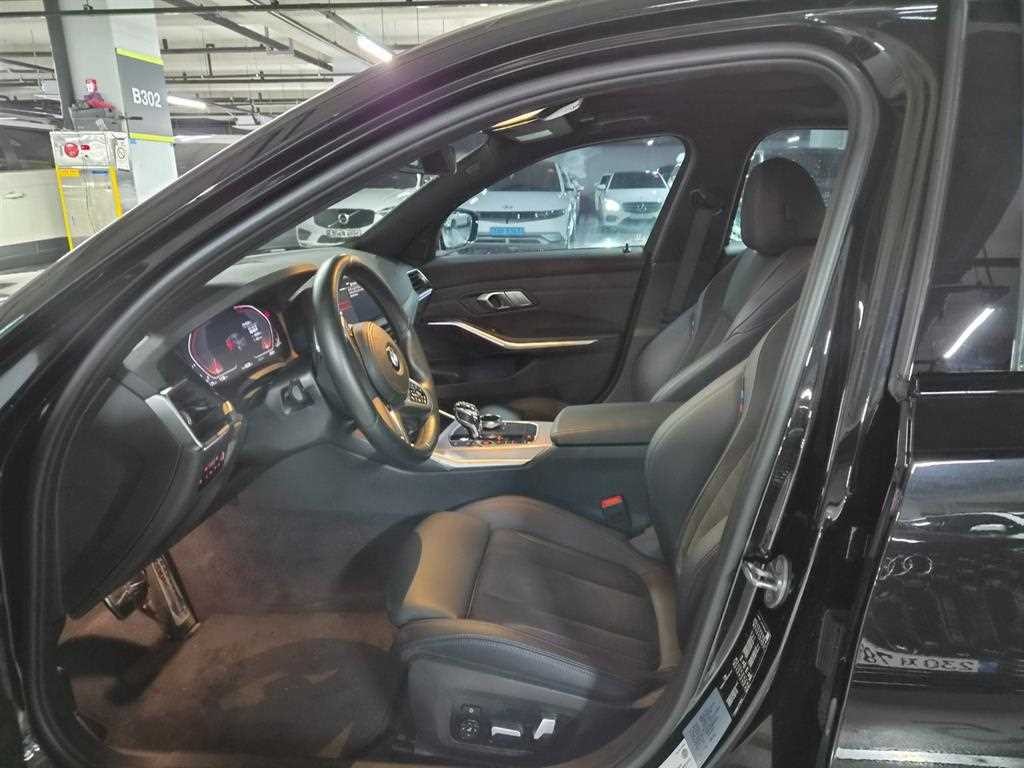 BMW 3시리즈 3시리즈 (G20) 320i M 스포츠 이미지 5