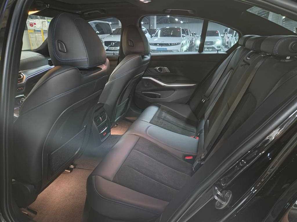 BMW 3시리즈 3시리즈 (G20) 320i M 스포츠 이미지 6