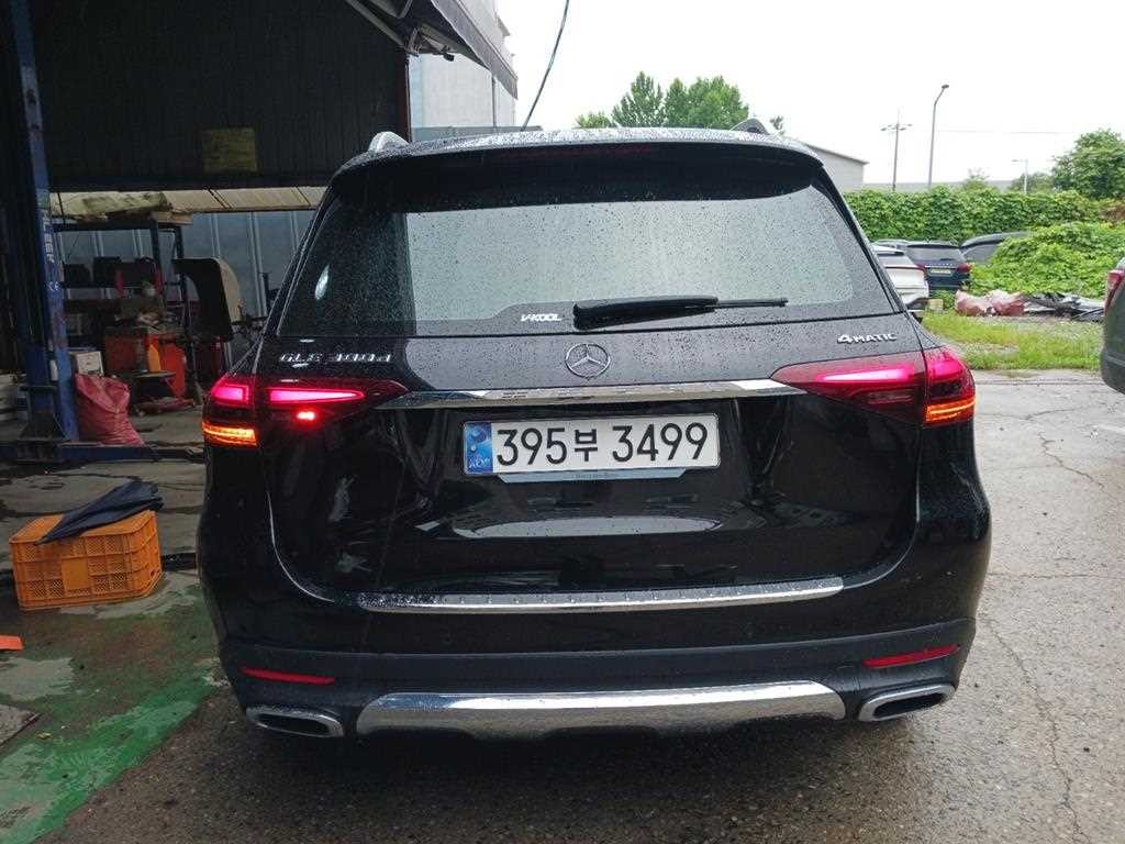 벤츠 GLE 클래스 GLE 클래스 W167 GLE 300d 4MATIC 이미지 3