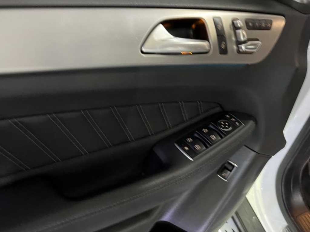 벤츠 GLE 클래스 GLE 클래스 W166 GLE 350 d 4MATIC 프리미엄 이미지 14