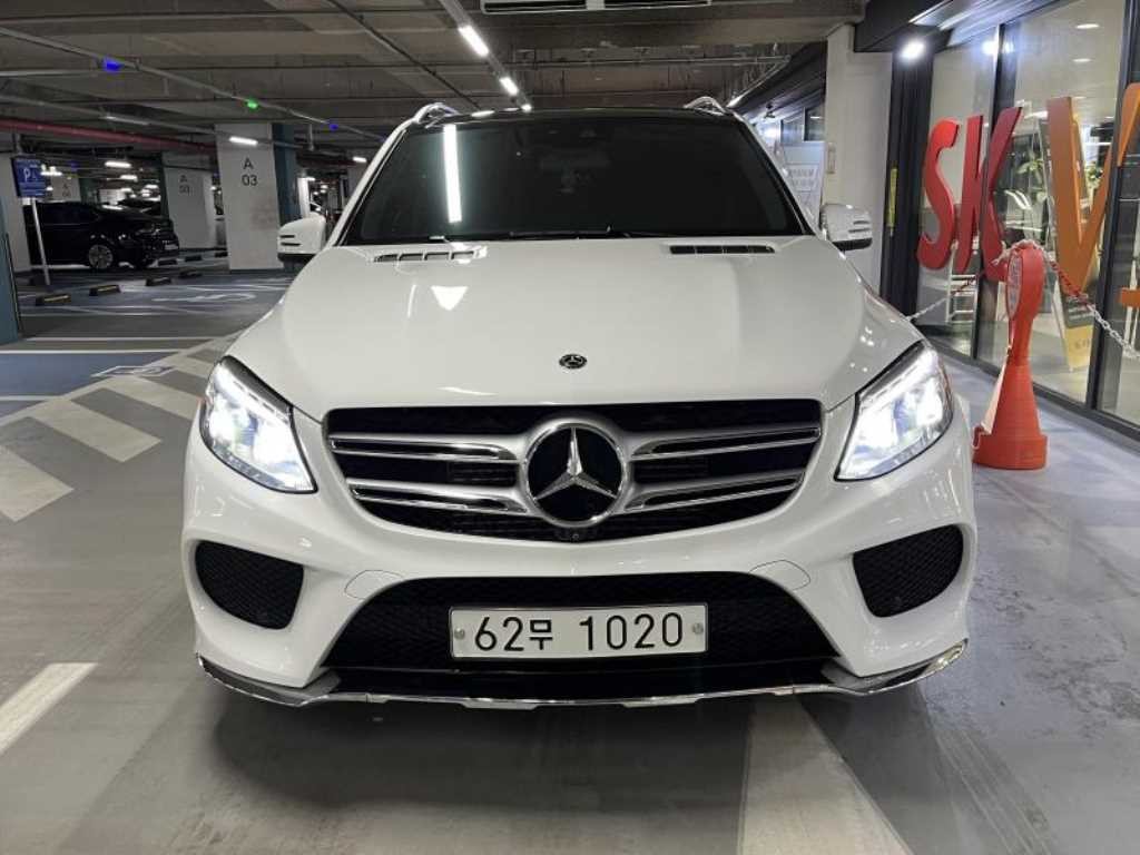 벤츠 GLE 클래스 GLE 클래스 W166 GLE 350 d 4MATIC 프리미엄 이미지 2
