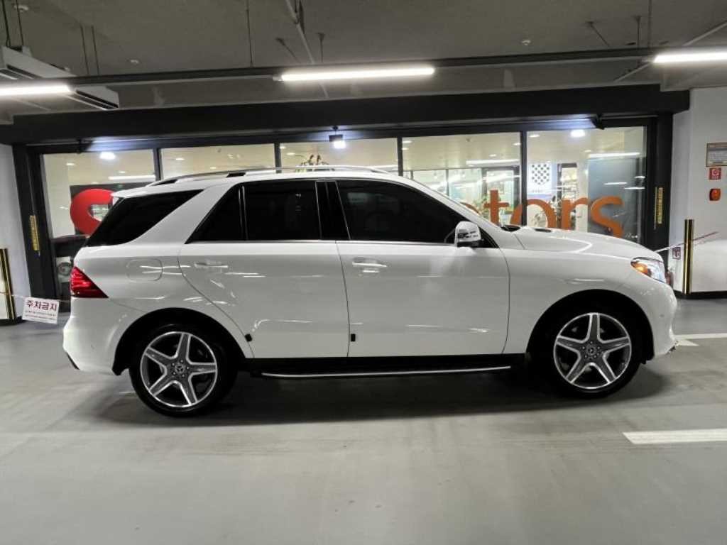 벤츠 GLE 클래스 GLE 클래스 W166 GLE 350 d 4MATIC 프리미엄 이미지 3