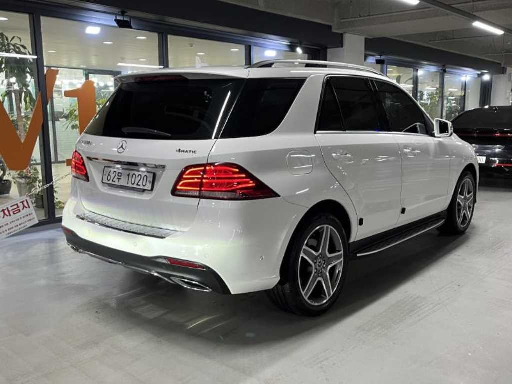 벤츠 GLE 클래스 GLE 클래스 W166 GLE 350 d 4MATIC 프리미엄 이미지 4