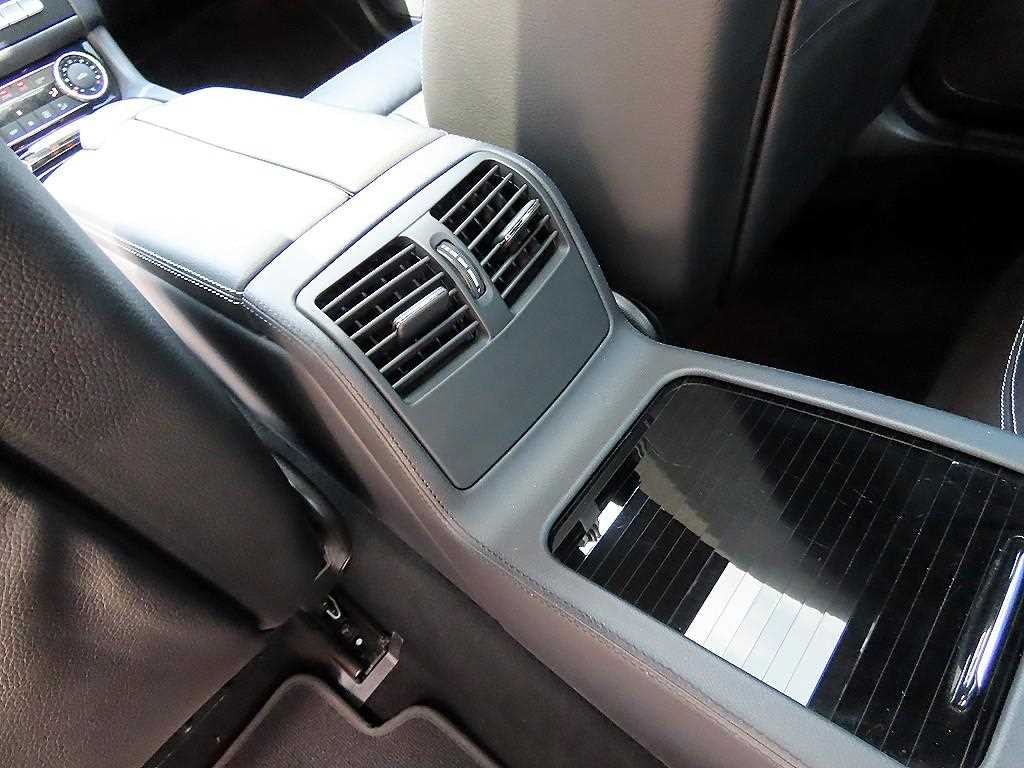 벤츠 CLS 클래스 CLS클래스 W218 CLS 250 d 4MATIC AMG Line 이미지 16