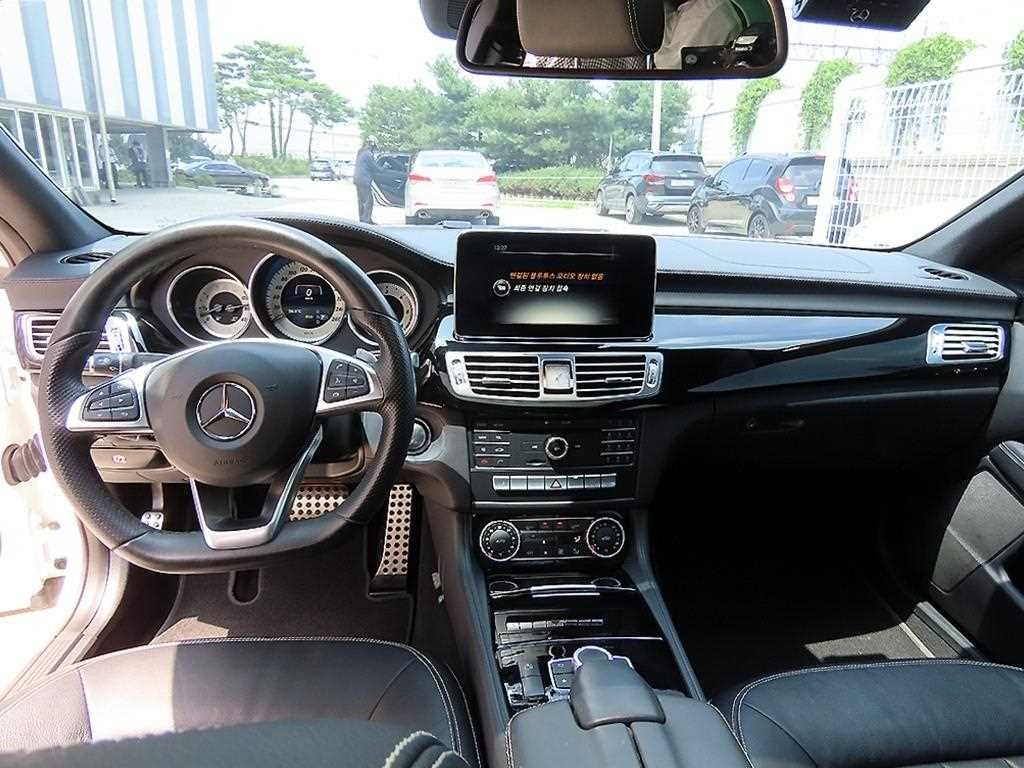 벤츠 CLS 클래스 CLS클래스 W218 CLS 250 d 4MATIC AMG Line 이미지 7