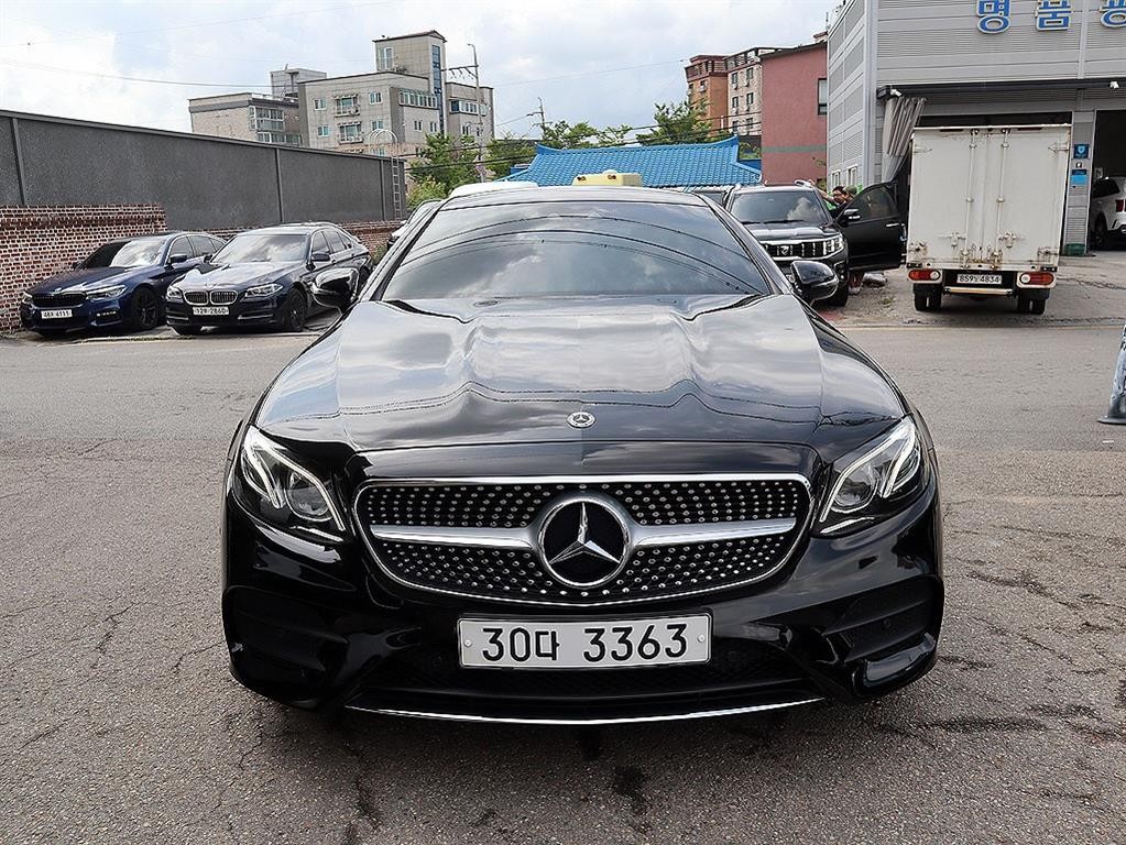 벤츠 E 클래스 E-클래스 W213 E220d 쿠페 이미지 1