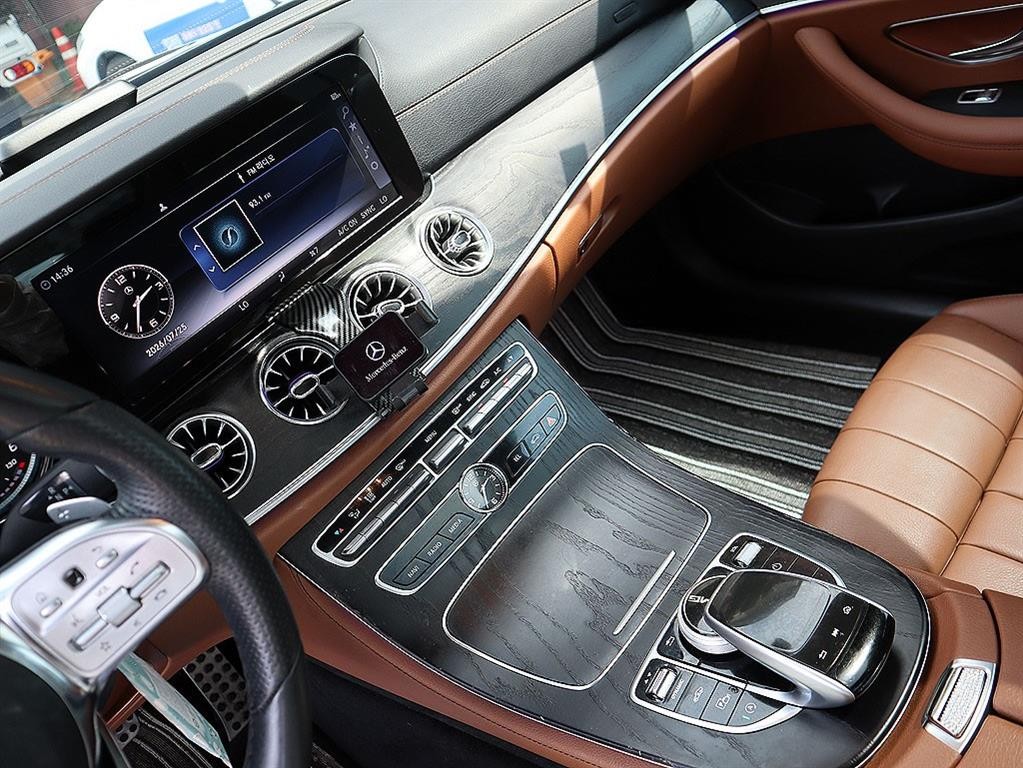 벤츠 E 클래스 E-클래스 W213 E220d 쿠페 이미지 10