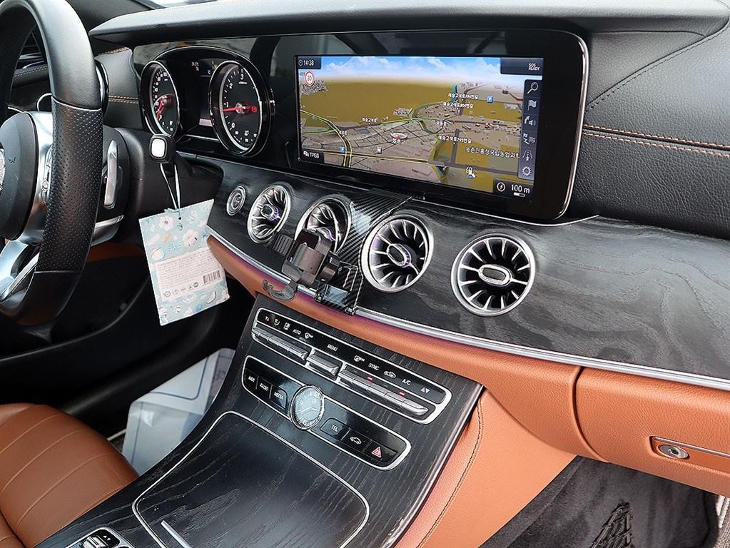 벤츠 E 클래스 E-클래스 W213 E220d 쿠페 이미지 11