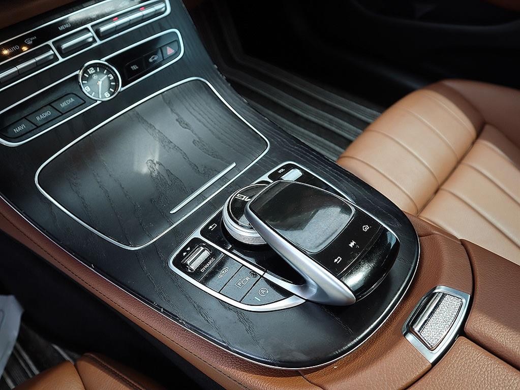 벤츠 E 클래스 E-클래스 W213 E220d 쿠페 이미지 12