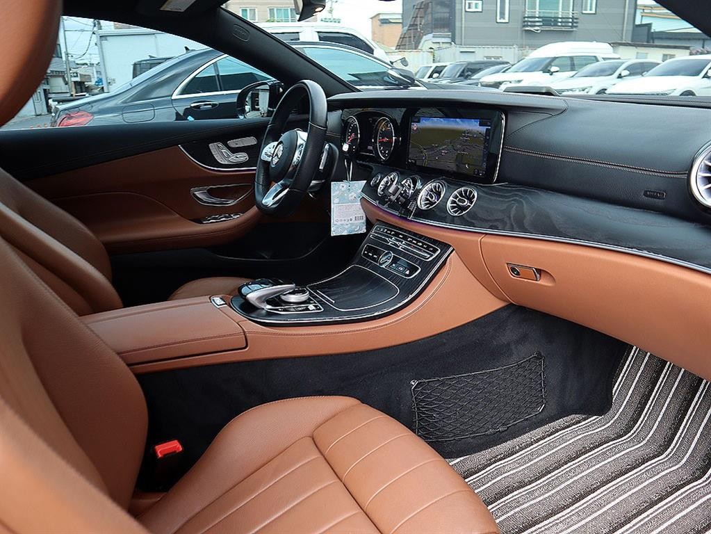 벤츠 E 클래스 E-클래스 W213 E220d 쿠페 이미지 13