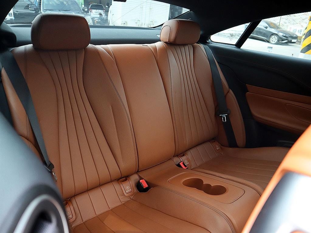 벤츠 E 클래스 E-클래스 W213 E220d 쿠페 이미지 14