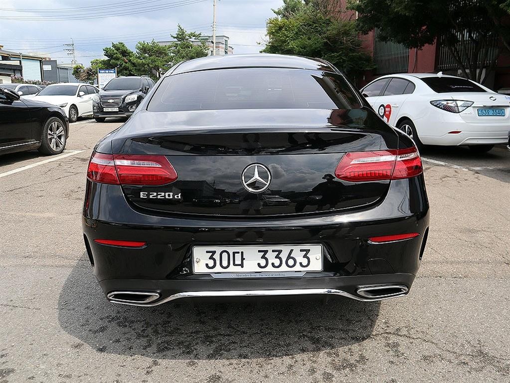벤츠 E 클래스 E-클래스 W213 E220d 쿠페 이미지 4