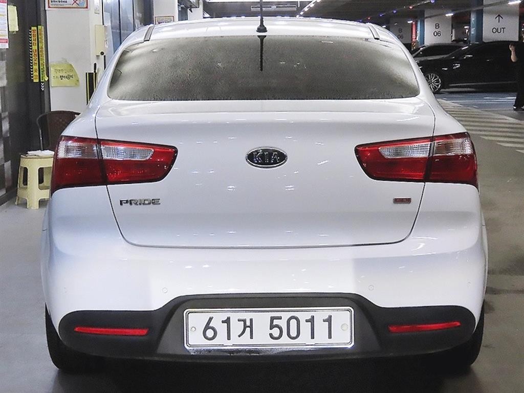 기아 프라이드 올뉴프라이드 4DR 1.6GDI 럭셔리 ECO PLUS 이미지 5