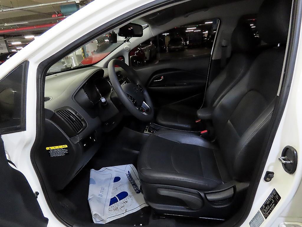 기아 프라이드 올뉴프라이드 4DR 1.6GDI 럭셔리 ECO PLUS 이미지 6