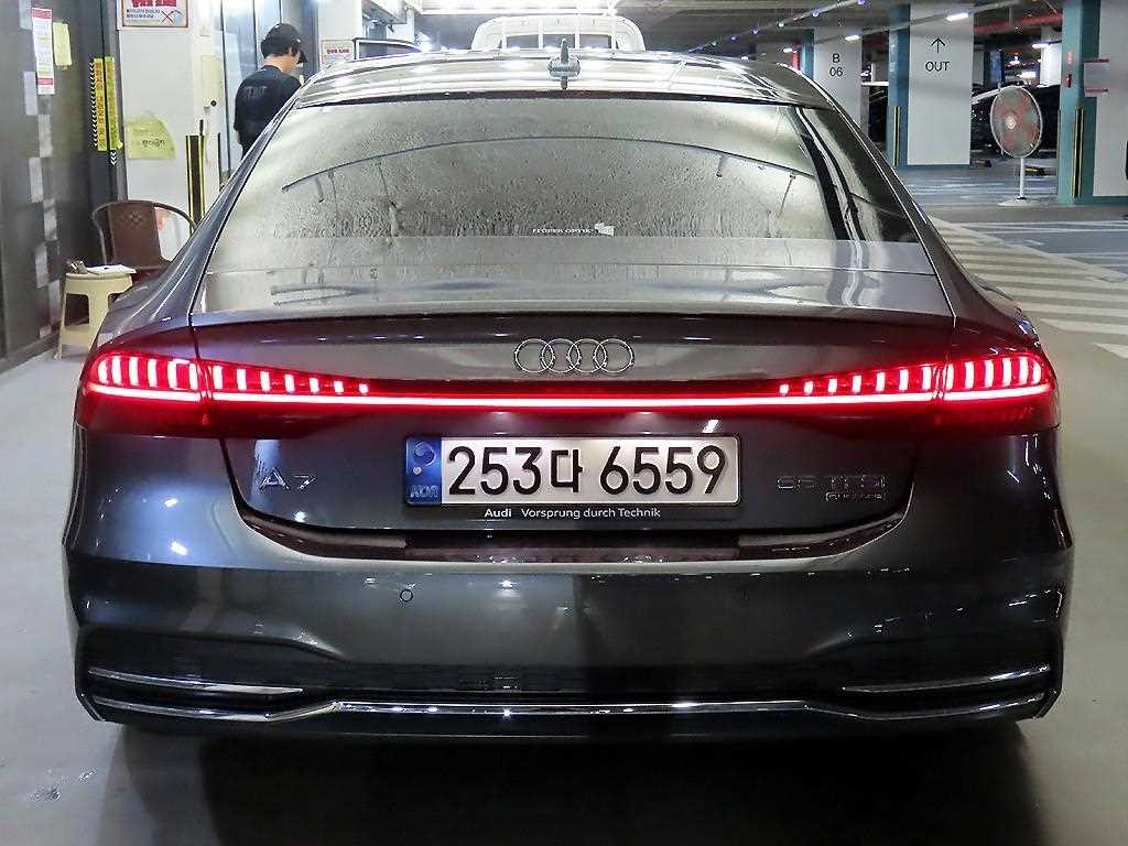 아우디 A7 A7 (4K) 55 TFSI 콰트로 프리미엄 이미지 5