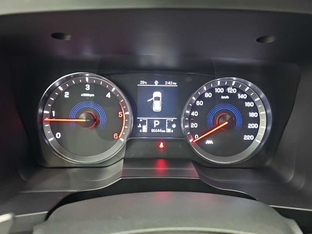 KG모빌리티(쌍용) 코란도 뷰티풀코란도 2WD 디젤 1.6 C5 플러스 이미지 6