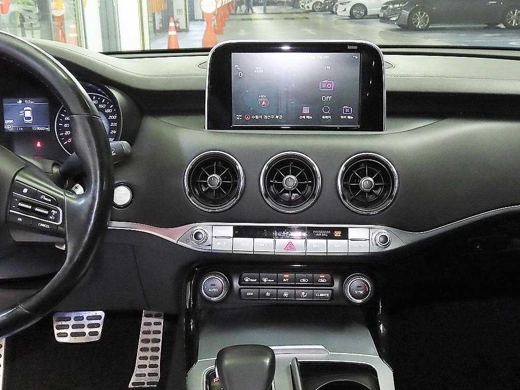기아 스팅어 가솔린 2.0 터보 2WD 플래티넘 이미지 11