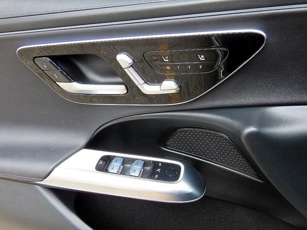 벤츠 E 클래스 E-클래스 W214 E220d 4MATIC 익스클루시브 이미지 11