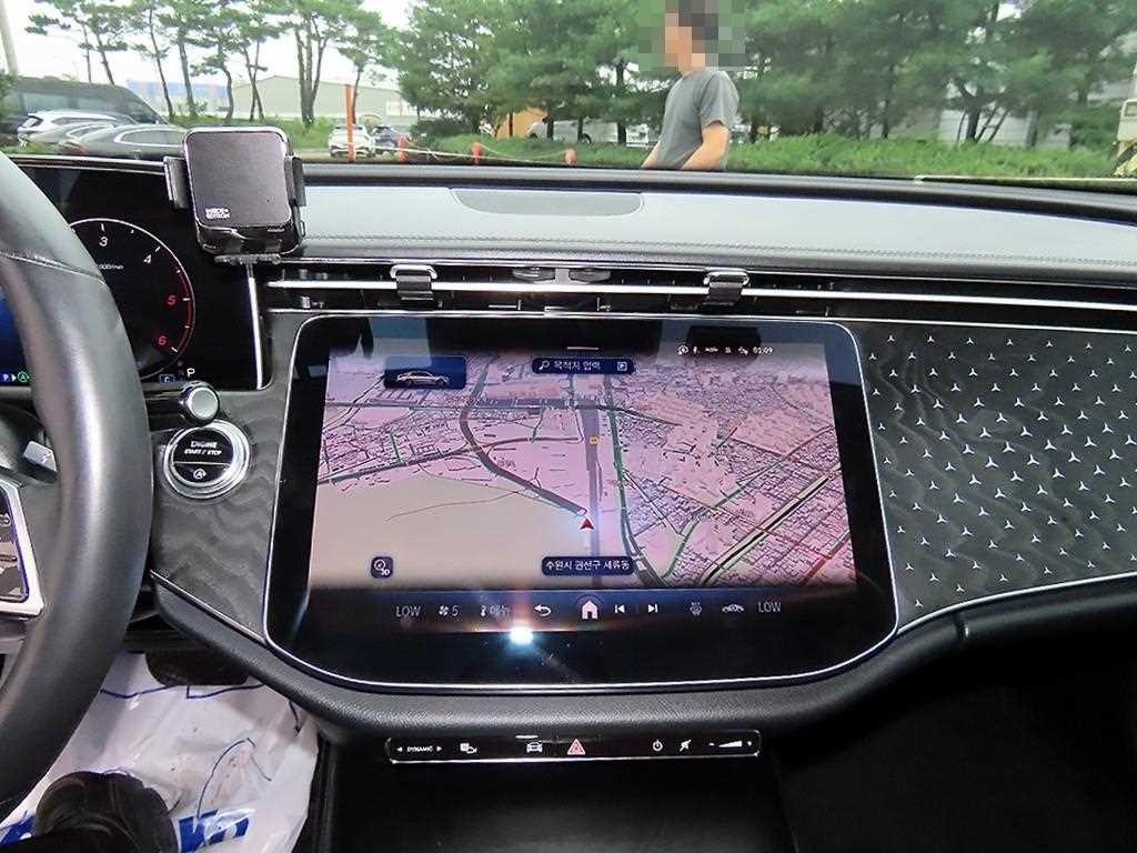 벤츠 E 클래스 E-클래스 W214 E220d 4MATIC 익스클루시브 이미지 12