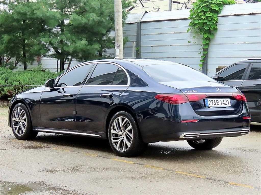 벤츠 E 클래스 E-클래스 W214 E220d 4MATIC 익스클루시브 이미지 3