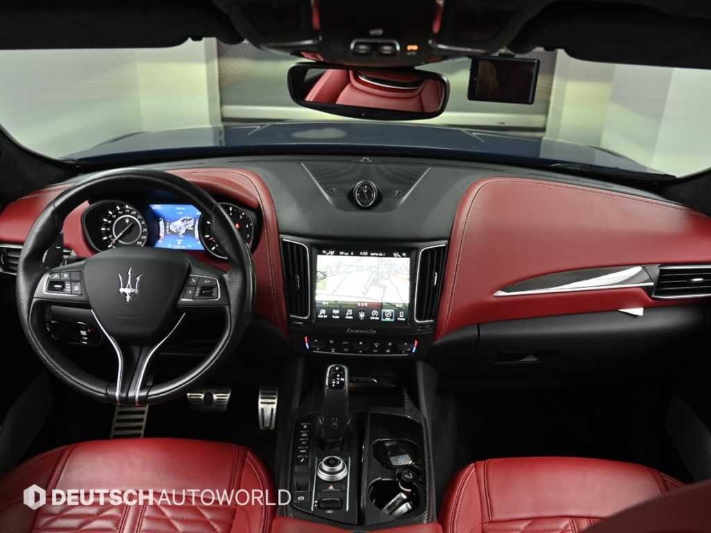 마세라티 르반떼 3.8 GTS AWD 이미지 1