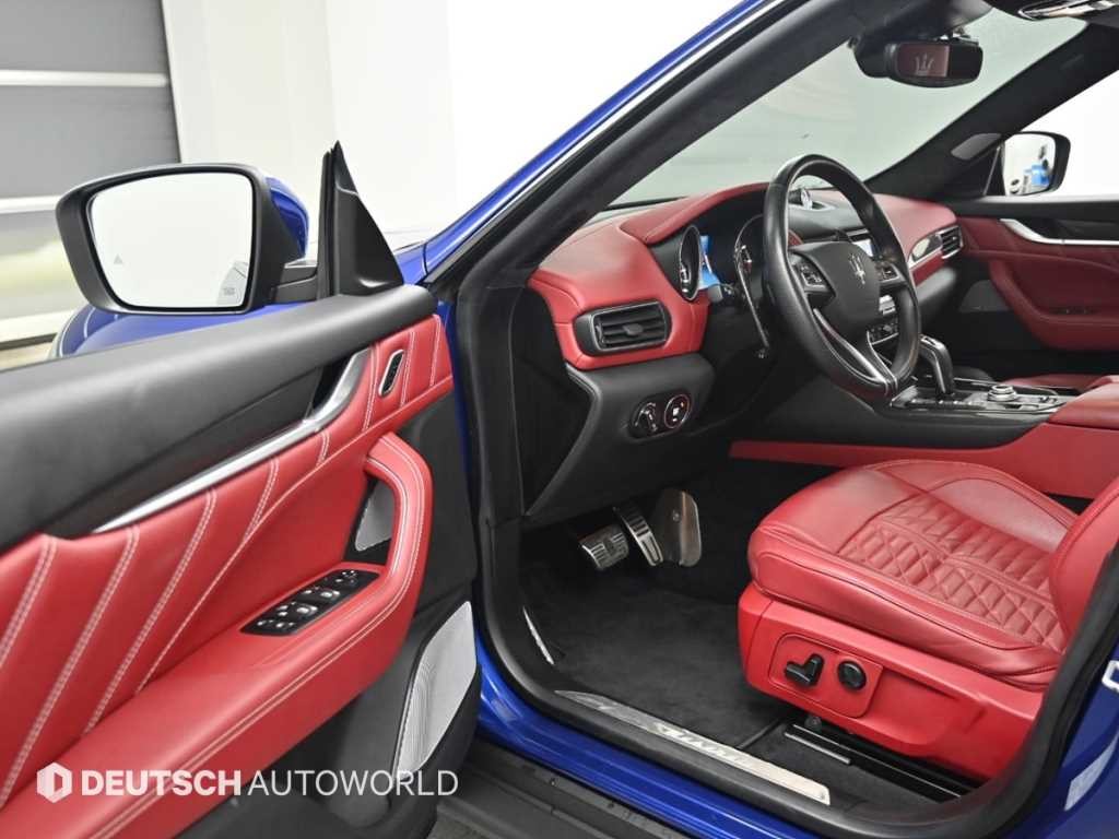 마세라티 르반떼 3.8 GTS AWD 이미지 11