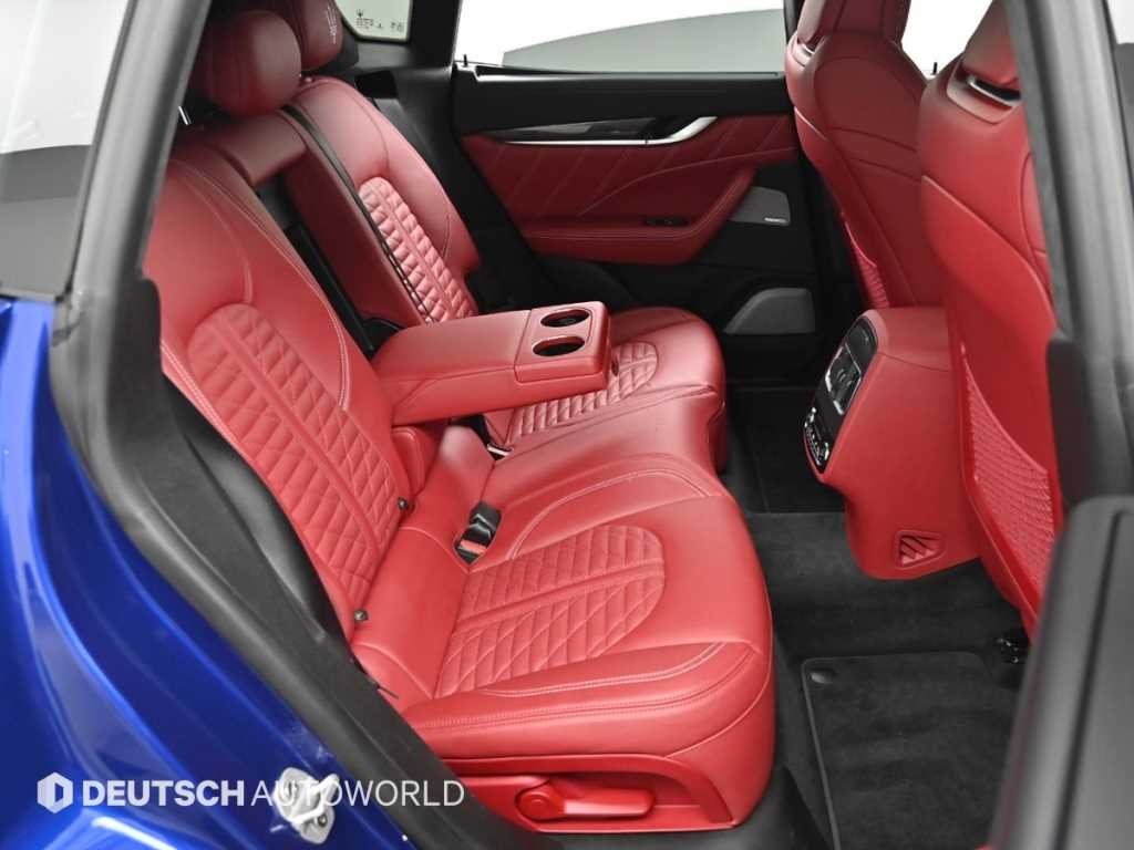 마세라티 르반떼 3.8 GTS AWD 이미지 12
