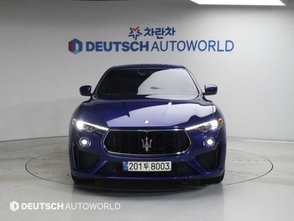 마세라티 르반떼 3.8 GTS AWD 이미지 4