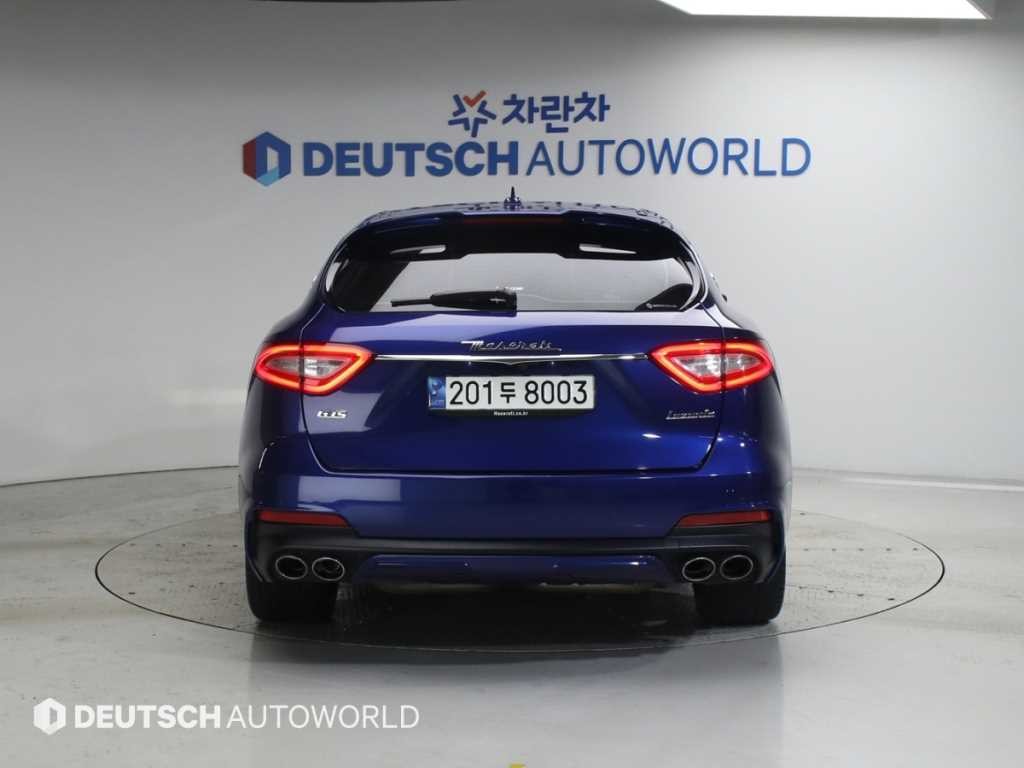 마세라티 르반떼 3.8 GTS AWD 이미지 5