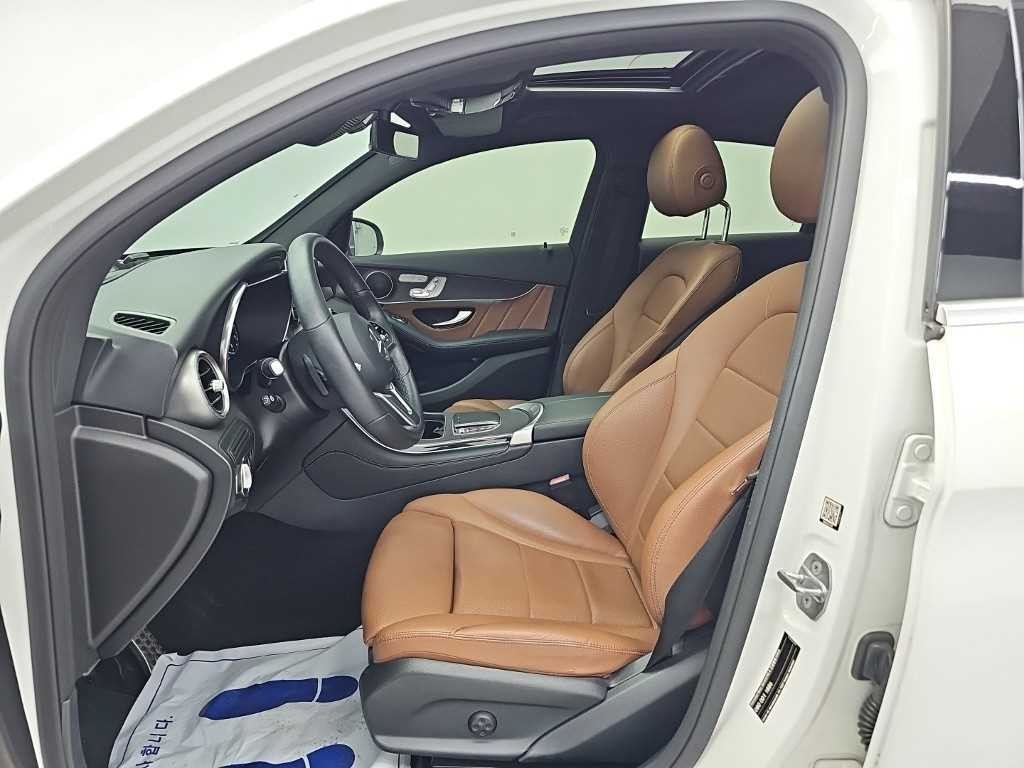 벤츠 GLC 클래스 GLC클래스 X253 GLC 300 4MATIC 쿠페 이미지 11