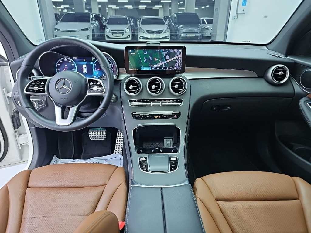 벤츠 GLC 클래스 GLC클래스 X253 GLC 300 4MATIC 쿠페 이미지 7