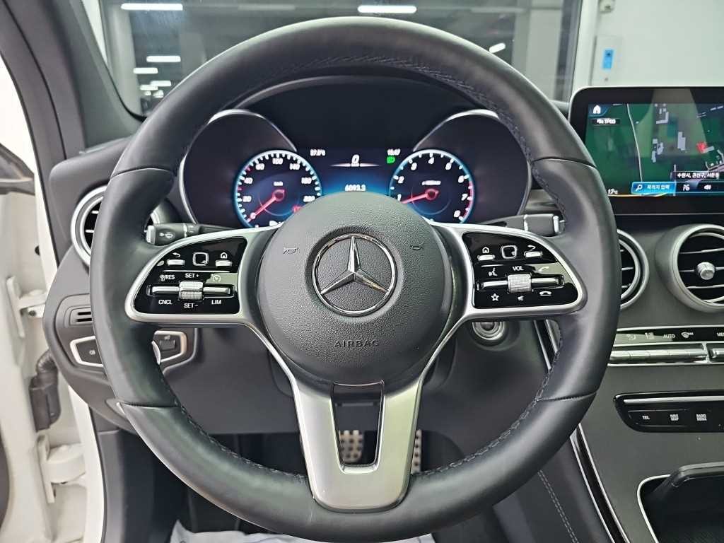 벤츠 GLC 클래스 GLC클래스 X253 GLC 300 4MATIC 쿠페 이미지 9
