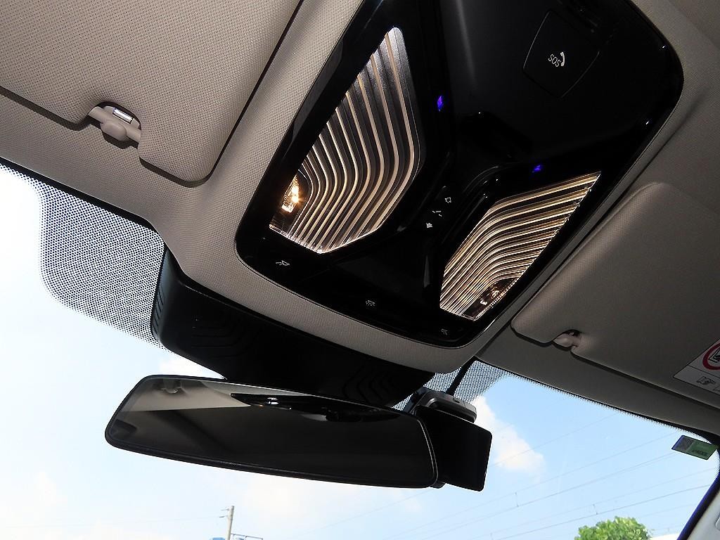 BMW 5시리즈 5시리즈 (G30) 523d xDrive 럭셔리 이미지 16