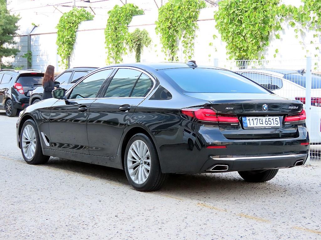 BMW 5시리즈 5시리즈 (G30) 523d xDrive 럭셔리 이미지 3