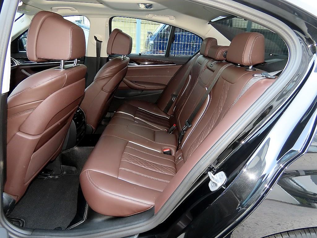 BMW 5시리즈 5시리즈 (G30) 523d xDrive 럭셔리 이미지 6